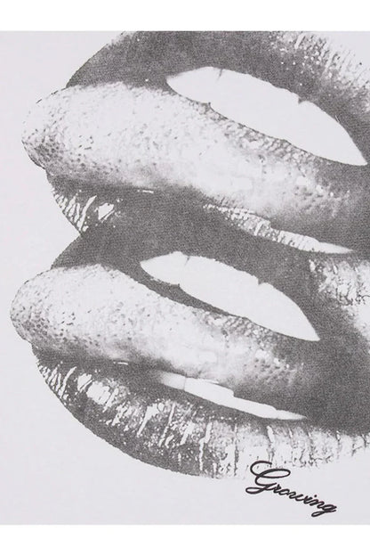 "Kiss" Graphic T-shirt - Tygra Clothing